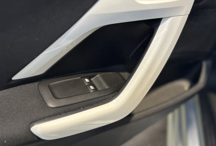 Peugeot 208 1.2 68ch Like - Distribution neuve 