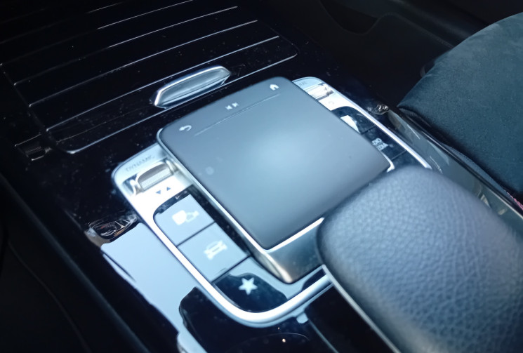 Mercedes CLASSE A BERLINE 180 d 116 ch AMG Line 7G-DCT - Sièges chauffants - Leds Multicouleurs -