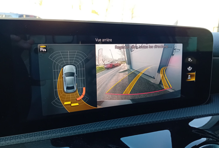 Mercedes CLASSE A BERLINE 180 d 116 ch AMG Line 7G-DCT - Sièges chauffants - Leds Multicouleurs -