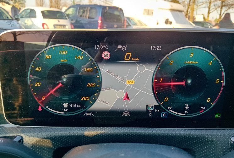 Mercedes CLASSE A BERLINE 180 d 116 ch AMG Line 7G-DCT - Sièges chauffants - Leds Multicouleurs -