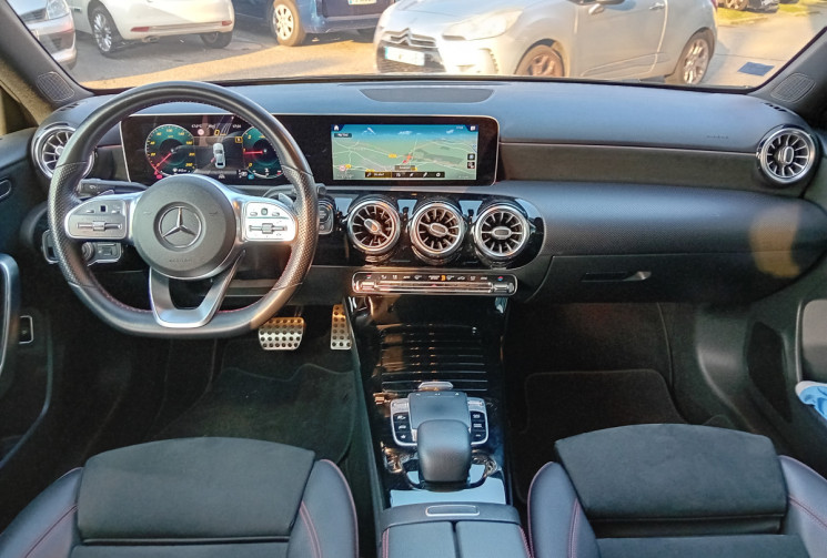 Mercedes CLASSE A BERLINE 180 d 116 ch AMG Line 7G-DCT - Sièges chauffants - Leds Multicouleurs -