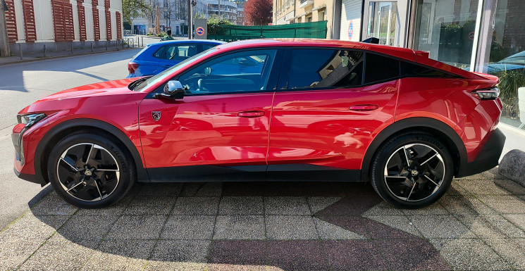 Peugeot 408 136ch e-DCS6 / GT 