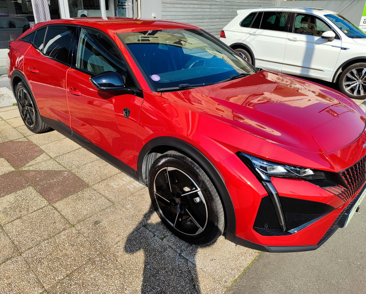 Peugeot 408 136ch e-DCS6 / GT 