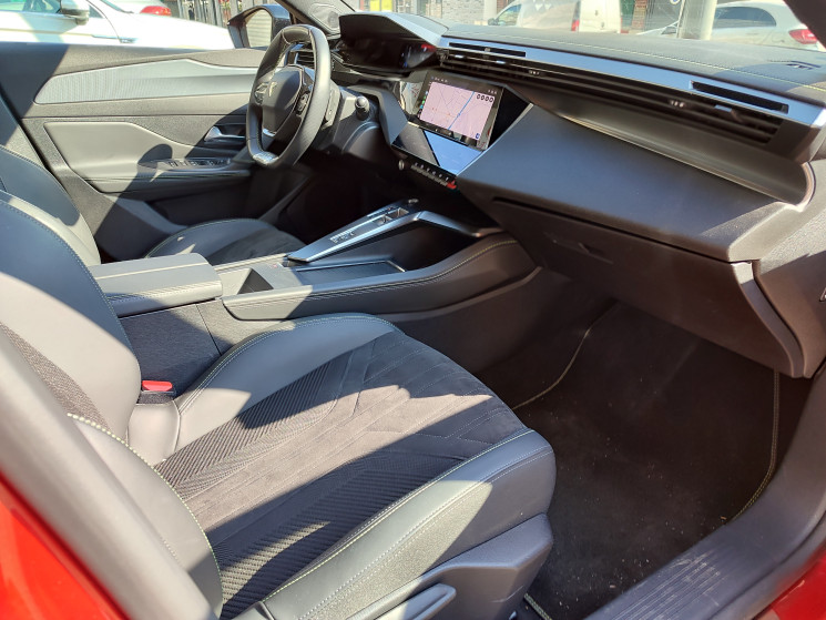 Peugeot 408 136ch e-DCS6 / GT 