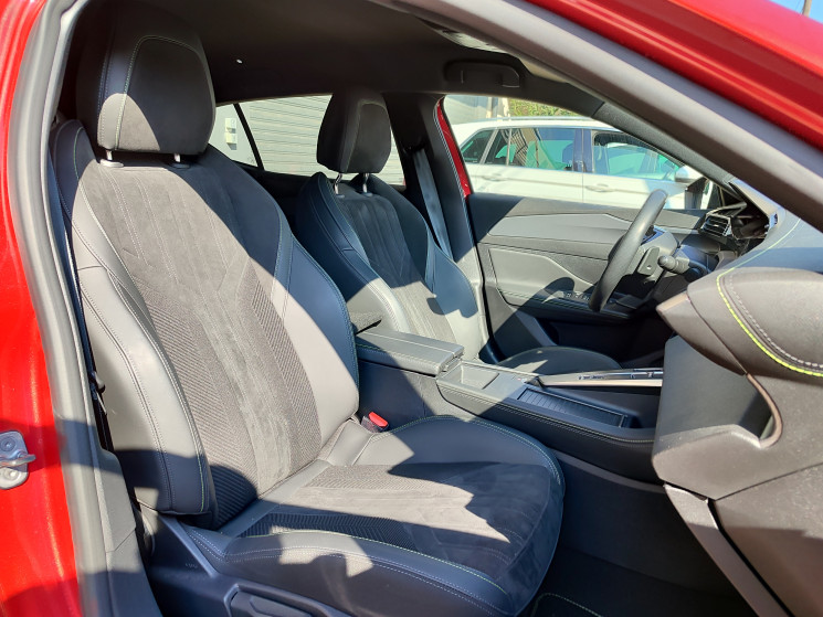 Peugeot 408 GT / 136ch e-DCS6 
