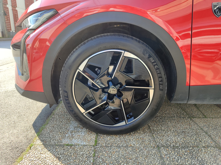 Peugeot 408 GT / 136ch e-DCS6 