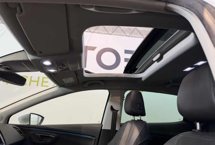SEAT Leon Leon 2.0 TDI 150ch Xcellence - CARPLAY / LED / Toit ouvrant / Distri OK