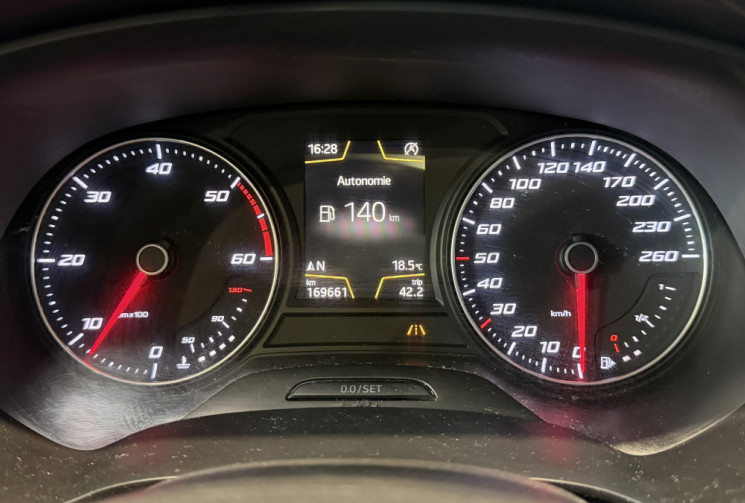 SEAT Leon Leon 2.0 TDI 150ch Xcellence - CARPLAY / LED / Toit ouvrant / Distri OK