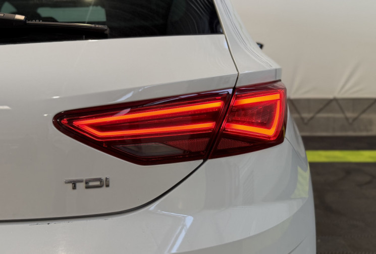 SEAT Leon Leon 2.0 TDI 150ch Xcellence - CARPLAY / LED / Toit ouvrant / Distri OK