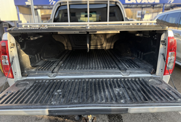Nissan Navara Double Cabine 3.0 V6 DCI 231 BVA - Full options - couvre benne