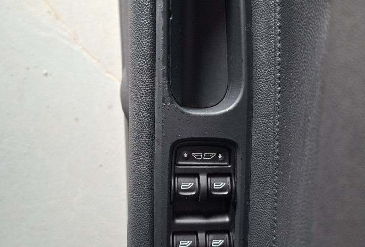 Volvo C70  II CC 2.0 D 16V 136 PREMIUM EDITION