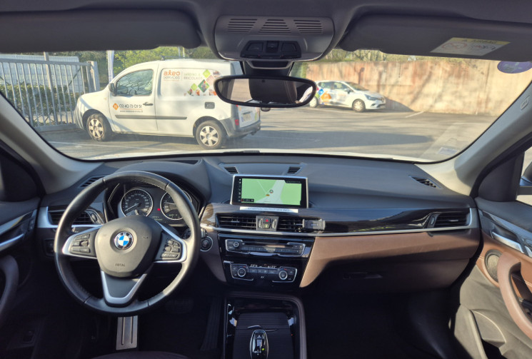 BMW X1 20i 192ch Sdrive Xline Toit ouvrant panoramique / Attelage
