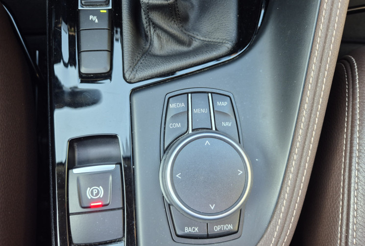 BMW X1 20i 192ch Sdrive Xline Toit ouvrant panoramique / Attelage