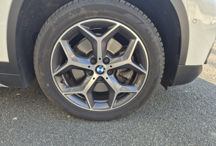 BMW X1 20i 192ch Sdrive Xline Toit ouvrant panoramique / Attelage