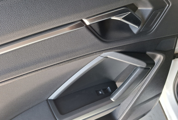 Audi Q3 Série 2 35 2.0 TDI 16V S LINE Tronic7 150 cv