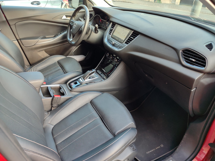 Opel Grandland X 1.6 i 300 PHEV 4x4 EAT8 200 cv / Ultimate 