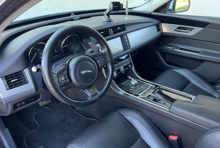 Jaguar XF 2.0 D 16V 180 cv Boîte auto