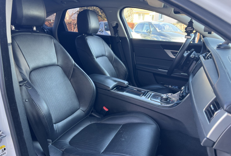 Jaguar XF 2.0 D 16V 180 cv Boîte auto