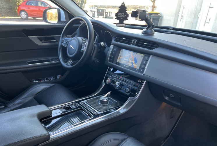 Jaguar XF 2.0 D 16V 180 cv Boîte auto