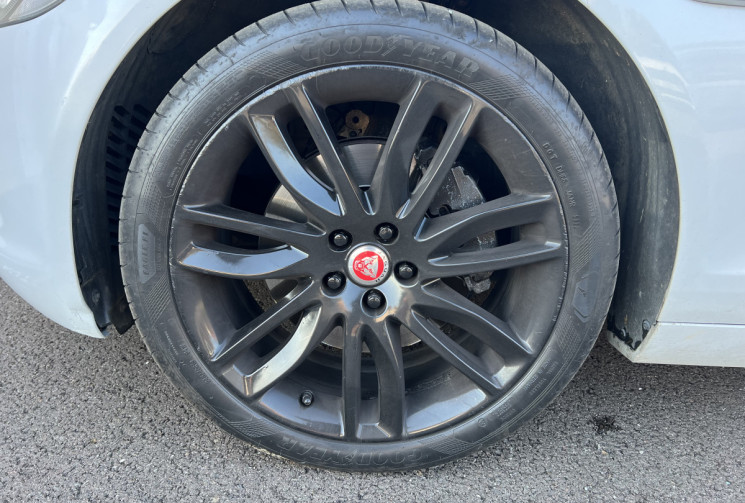 Jaguar XF 2.0 D 16V 180 cv Boîte auto