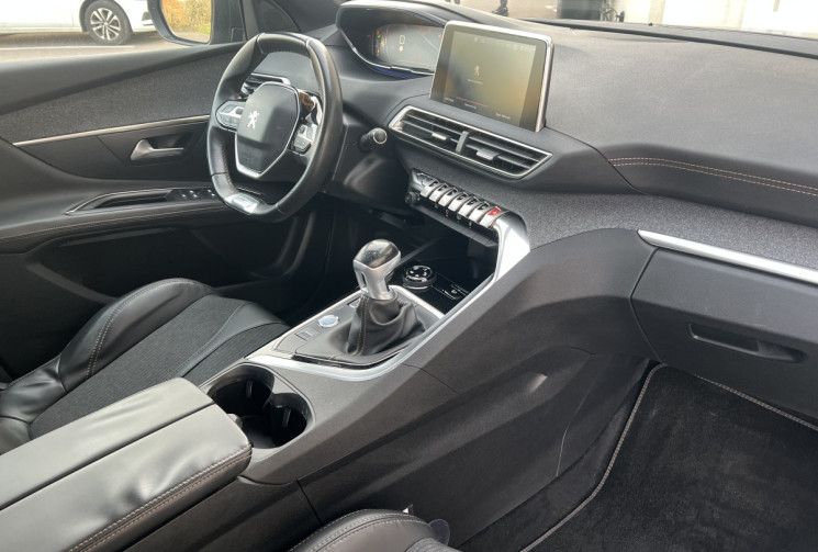 Peugeot 3008 1.2 i S&S 130 cv BVM6 GT LINE