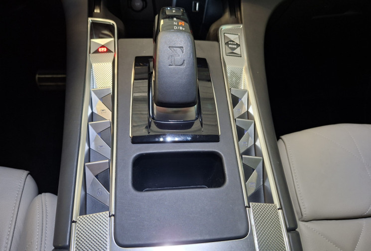 DS DS 7 Crossback  E-tense 300 ETA8 Plug in Hybrid 4X4 RIVOLI