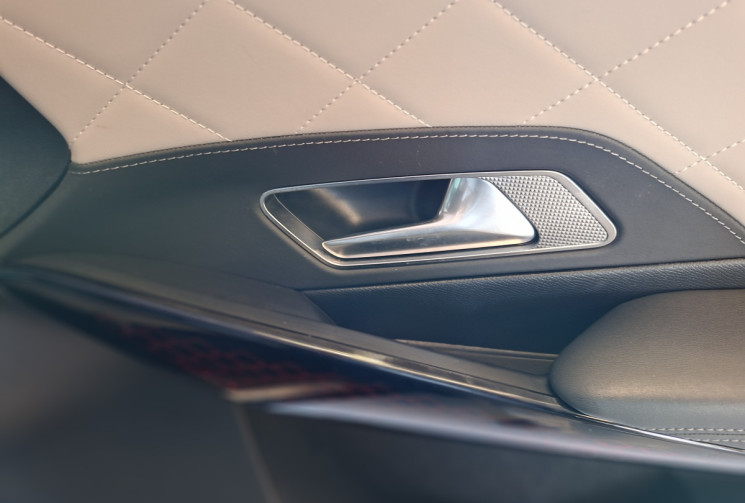 DS DS 7 Crossback  E-tense 300 ETA8 Plug in Hybrid 4X4 RIVOLI