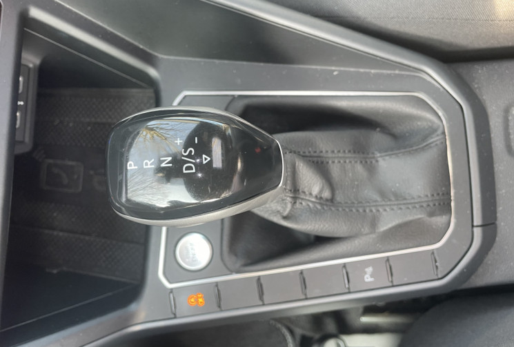 Volkswagen Taigo  1.5 TSI DSG7 R-LINE 150 / 1ERE MAIN /  GARANTIE CONSTRUCTEUR