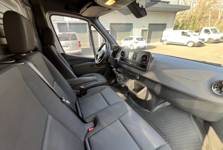 Mercedes Sprinter 314 cdi 143 ch L2H1 / CARPLAY / CAMERA DE RECUL / Révision MERECEDES OK / CARPLAY