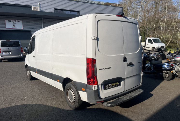 Mercedes Sprinter 314 cdi 143 ch L2H1 / CARPLAY / CAMERA DE RECUL / Révision MERECEDES OK / CARPLAY