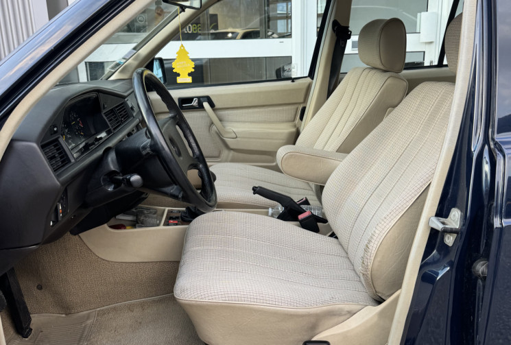 Mercedes 190 E 2.6i L6 166cv - 5 vitesses - suivi complet Mercedes