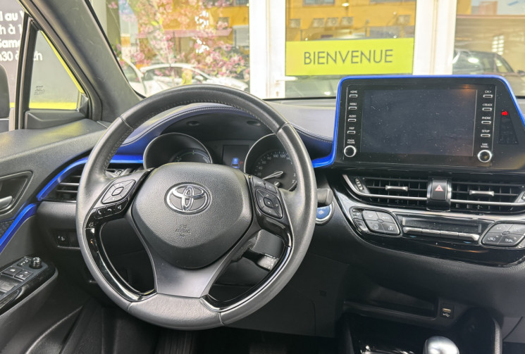 Toyota C-HR Toyota 1.8 VVT-i 122 HSD Hybrid 2WD CVT – 99 ch // Boîte automatique // Excellent état