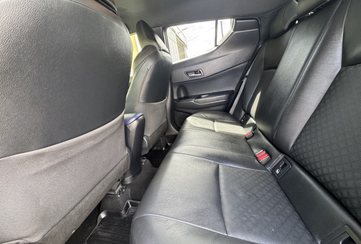 Toyota C-HR Toyota 1.8 VVT-i 122 HSD Hybrid 2WD CVT – 99 ch // Boîte automatique // Excellent état