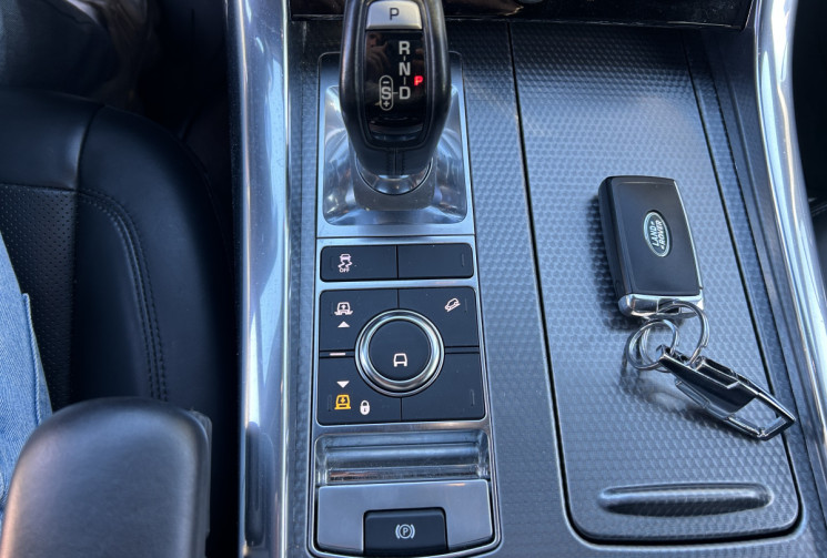 Land-Rover Range Rover Sport II 3.0 SDV6 306 Ch HSE DYNAMIC AUTO * TOIT OUVRANT * SIEGES CHAUFFANTS