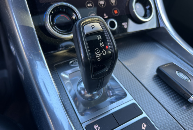 Land-Rover Range Rover Sport II 3.0 SDV6 306 Ch HSE DYNAMIC AUTO * TOIT OUVRANT * SIEGES CHAUFFANTS