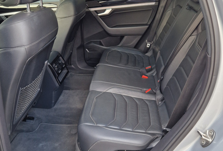 Volkswagen Touareg III 3.0 TDi V6 24V DPF Blue motion Tiptronic 286 cv Boîte auto