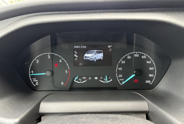 Ford Tourneo Custom 310 L2H1 2.0 TDCi 130 ch Titanium 8 places + équipement Van aménagé 