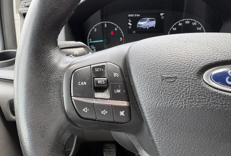 Ford Tourneo Custom 310 L2H1 2.0 TDCi 130 ch Titanium 8 places + équipement Van aménagé 