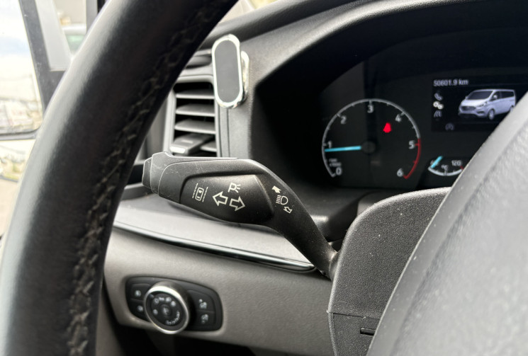 Ford Tourneo Custom 310 L2H1 2.0 TDCi 130 ch Titanium 8 places + équipement Van aménagé 