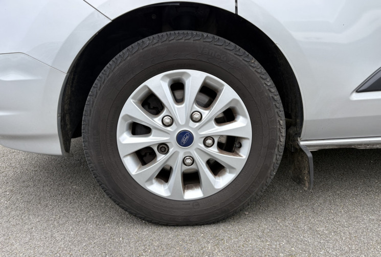 Ford Tourneo Custom 310 L2H1 2.0 TDCi 130 ch Titanium 8 places + équipement Van aménagé 