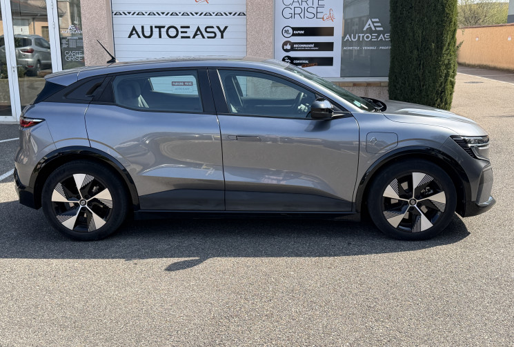 Renault Megane E-Tech EV60 220 ch Equilibre optimum charge / Suivi Renault / 1ère main / SOH 95.8%