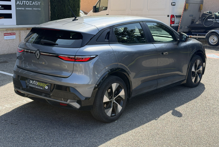 Renault Megane E-Tech EV60 220 ch Equilibre optimum charge / Suivi Renault / 1ère main / SOH 95.8%