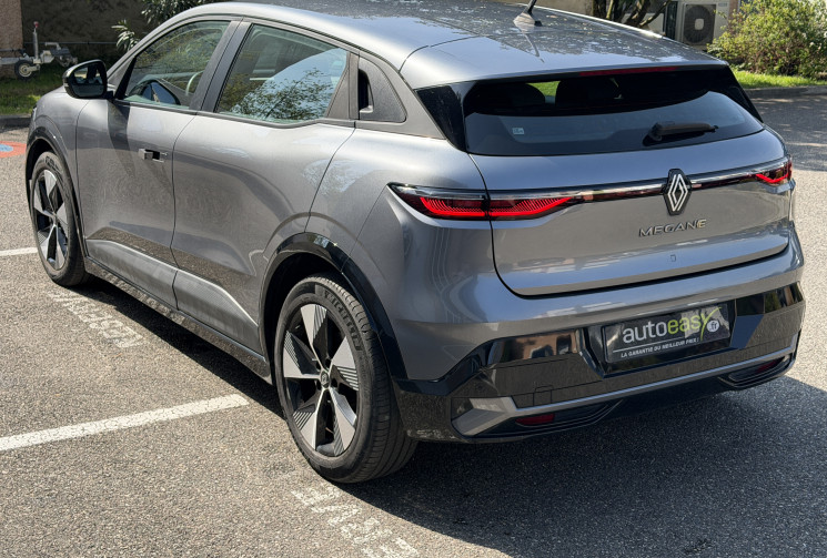 Renault Megane E-Tech EV60 220 ch Equilibre optimum charge / Suivi Renault / 1ère main / SOH 95.8%