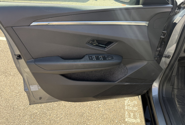 Renault Megane E-Tech EV60 220 ch Equilibre optimum charge / Suivi Renault / 1ère main / SOH 95.8%