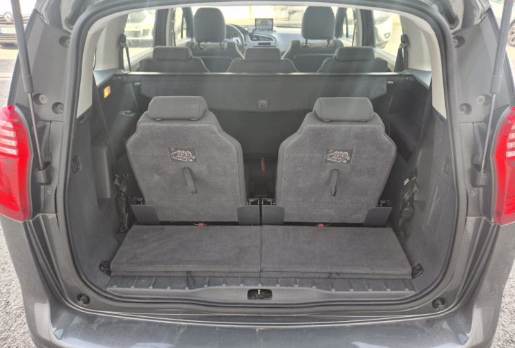 Peugeot 5008 1.6 E-HDi BLUE LION 115 cv * 7 PLACES * DISTRIBUTION FAITE * CARPLAY * CARNET COMPLET 