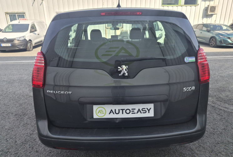 Peugeot 5008 1.6 E-HDi BLUE LION 115 cv * 7 PLACES * DISTRIBUTION FAITE * CARPLAY * CARNET COMPLET 