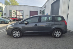 Peugeot 5008 1.6 E-HDi BLUE LION 115 cv * 7 PLACES * DISTRIBUTION FAITE * CARPLAY * CARNET COMPLET 