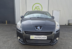 Peugeot 5008 1.6 E-HDi BLUE LION 115 cv * 7 PLACES * DISTRIBUTION FAITE * CARPLAY * CARNET COMPLET 