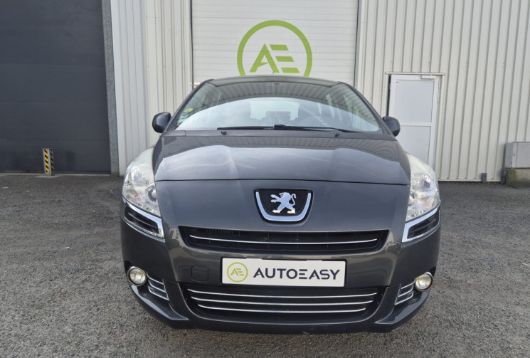 Peugeot 5008 1.6 E-HDi BLUE LION 115 cv * 7 PLACES * DISTRIBUTION FAITE * CARPLAY * CARNET COMPLET 