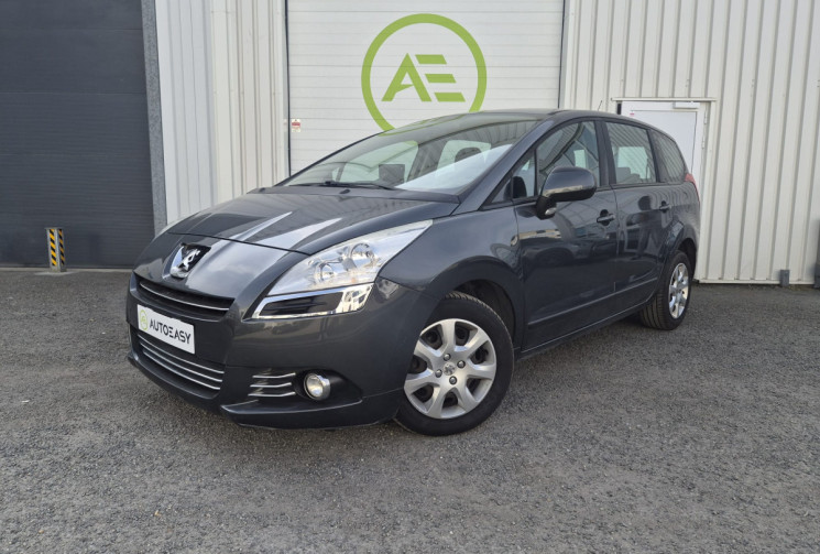 Peugeot 5008 1.6 E-HDi BLUE LION 115 cv * 7 PLACES * DISTRIBUTION FAITE * CARPLAY * CARNET COMPLET 